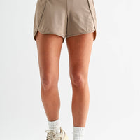 Contour Scallop Active Shorts