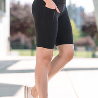 Jordyn 8" Pocket Short