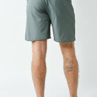 Men's Wave Accent Essential Active Shorts