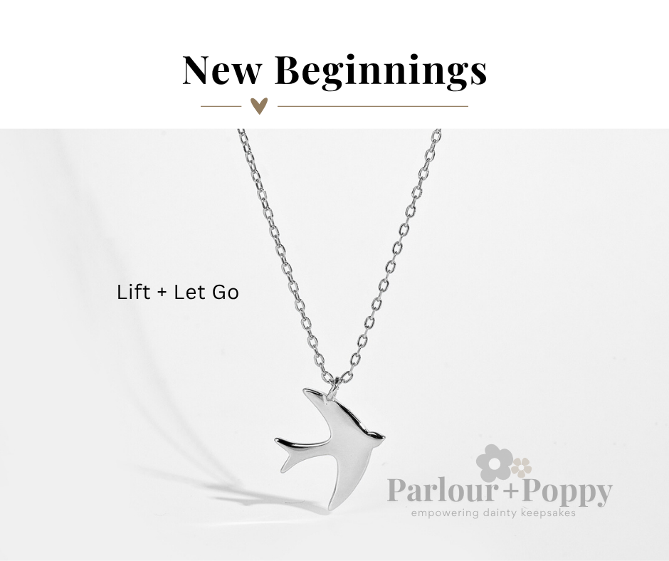 Dainty bird necklace in gold